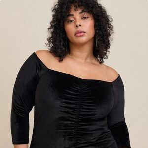 Torrid Stretch Velvet Off the Shoulder Top Size 2x NWT